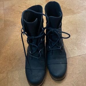 Sorel Joan Of Arctic lace up boots